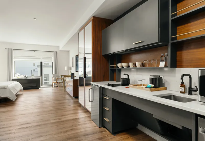 Deluxe Guest Room Kitchen