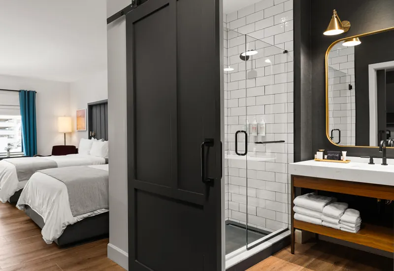 Deluxe Guest Room Bathroom